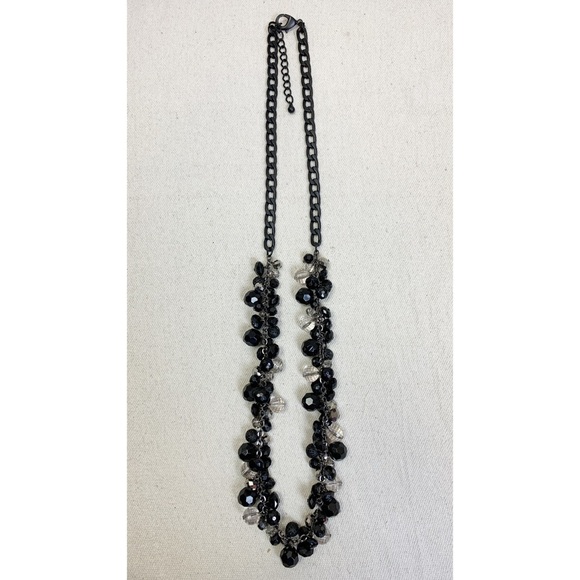 Long Black chain faceted bead cluster necklace - Picture 5 of 6